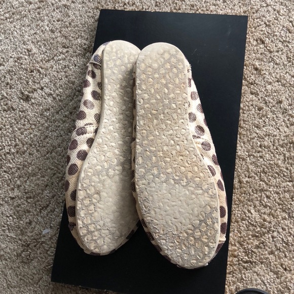 Toms - Picture 2 of 2